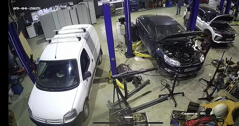 Сеть из 2 автосервисов с управляющим. Прибыль 600 000