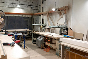 Оборудованная столярная мастерская в Ленинском районе
